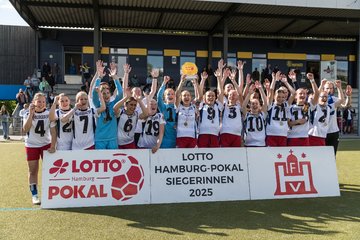 Bild 183 - wBJ Lotto Pokal Finale  Eimsbuetteler TV - Hamburger SV : Ergebnis: 0:3